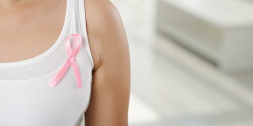 7 Signs to Watch Out For Breast Cancer After 35