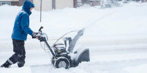 7 must-have features in a snowblower