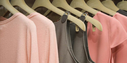 4 easy hacks to keep your clothing racks uncluttered