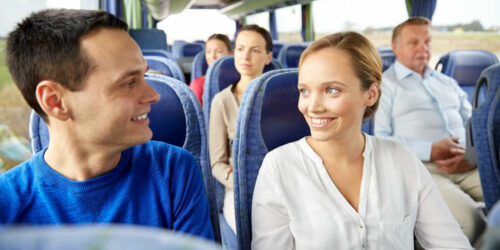 4 factors to consider while selecting a bus tour