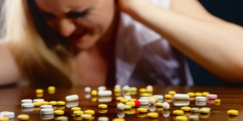 5 Easy-To-Spot Signs That Indicate A Painkiller Addiction