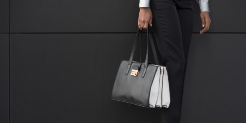 5 Reasons to Visit a Designer Handbags Sale