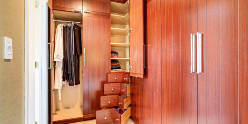 5 tips to choose the right bedroom closet system