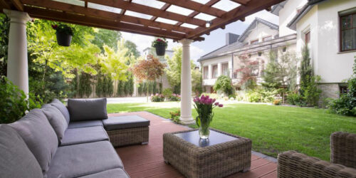 Accessories to accentuate your backyard patio designs