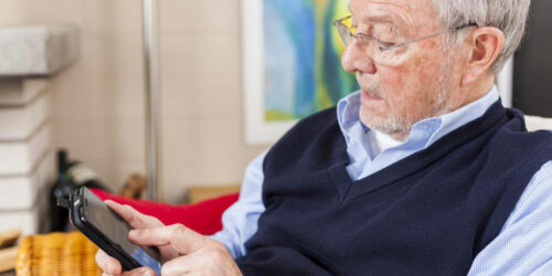 Affordable cell phone plans for seniors in the country