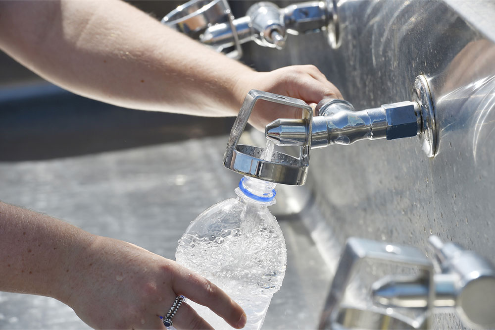 Bottled water vs. tap water – which is better?