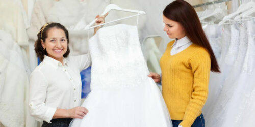 Four things to avoid while selecting wedding clothing