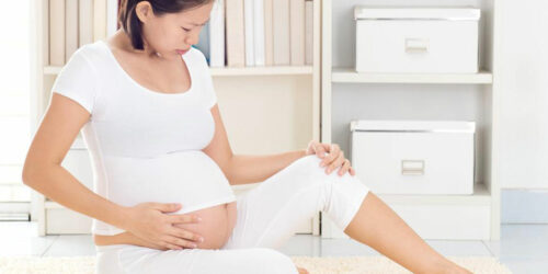 How to deal with swollen ankles and feet during pregnancy