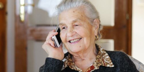 How to get free cell phones for seniors