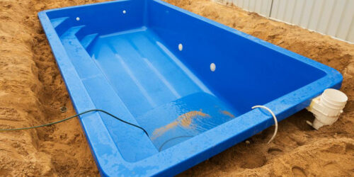 How to maintain fiberglass pools