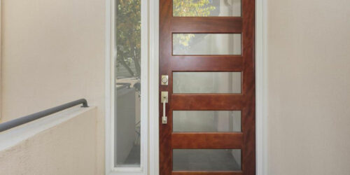 Here&#8217;s what you should know about storm doors