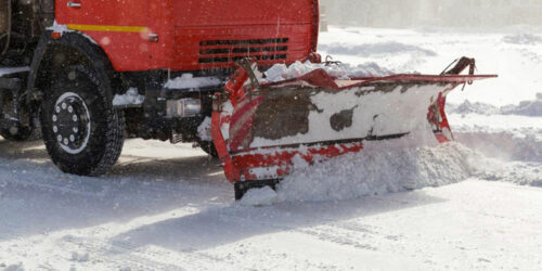 Should you hire a Snow Plowing Contractor or Do it Yourself