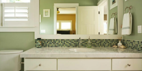 Single or double bathroom vanity: Which one should you choose?