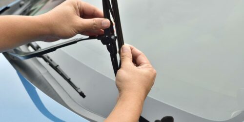 Steps to be followed for replacing the windshield by yourself