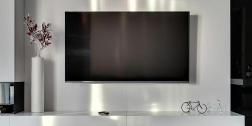 Picking the right 80-Inch TV for your living room