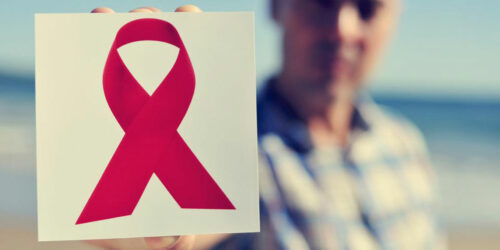 What are the causes and symptoms of AIDS?