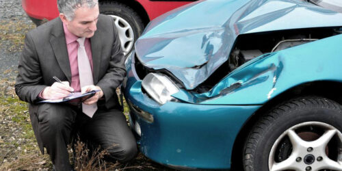 What should a car accident report mainly include