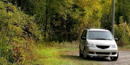 Toyota Sienna in its Generation 2 stage