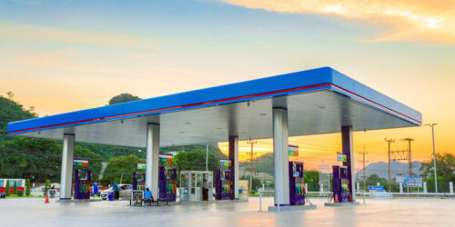 Top 6 gas companies to fill up at your next stop