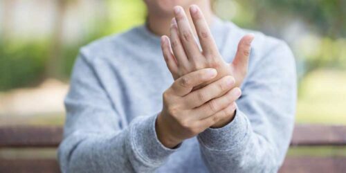 Tingling in the Hands &#8211; Common Causes and Symptoms