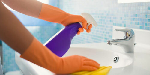 Tips to effectively clean your bathroom