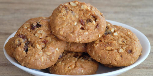 Two mouth watering oatmeal and raisin cookie recipes