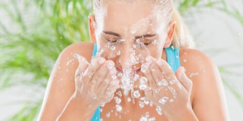 10 Popular Face Washes for Oily Skin