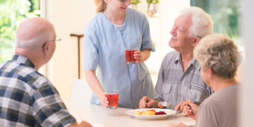 4 Tips To Choose A Reliable Senior Home Caregiver