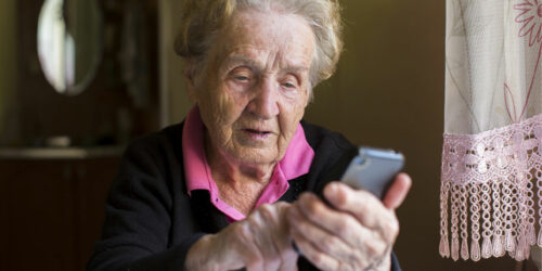 4 popular senior cell phone plan providers