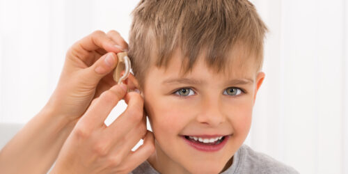 5 Factors To Consider While Choosing Hearing Aids