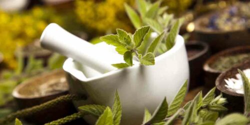 How to Dissolve Kidney Stones Using 8 Simple Home Remedies