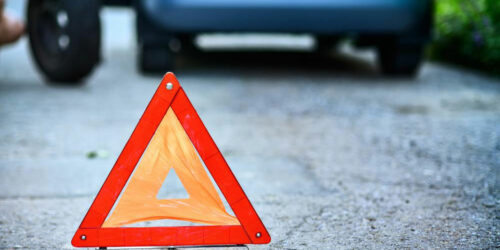 Handy tips on roadside emergency safety