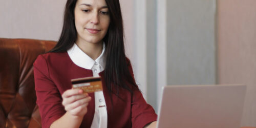 Here&#8217;s how to pick a reward credit card