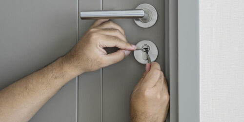 Qualities to look while hiring a locksmith