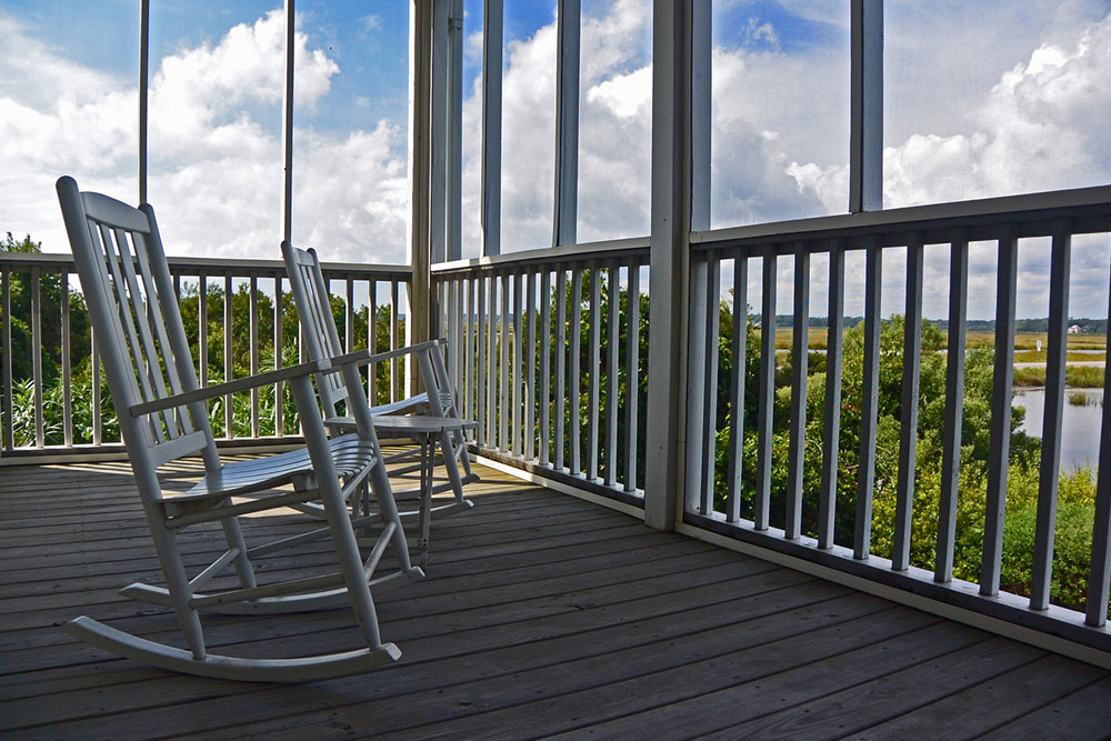 Top 3 websites to buy rocking chairs at best prices