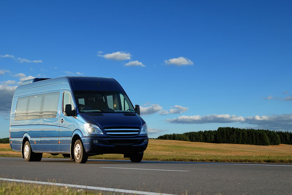 Tips to Choose the Right Coach Rental