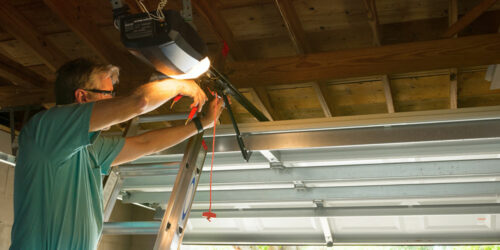 Tips to choose the right garage door repairs service