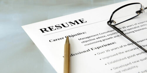 Factors to Consider While Selecting a Resume Writing Service Provider