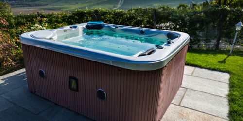 Tips to Buy an Indoor or Outdoor Hot Tub