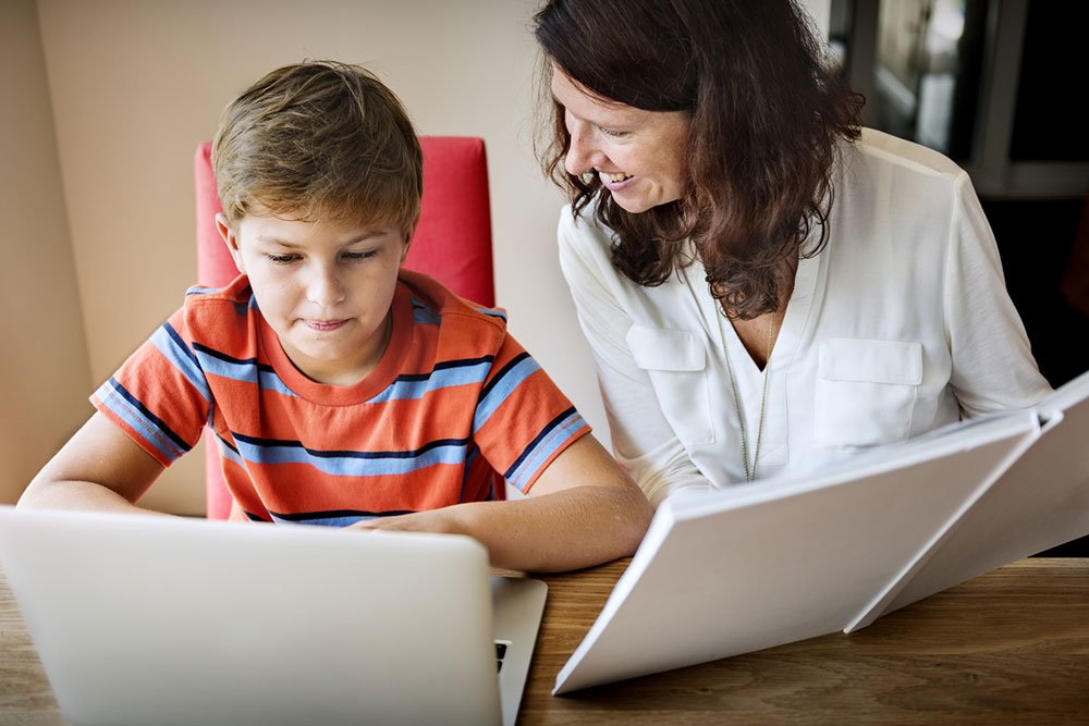 11 Tips to Choose the Right Homeschooling Program