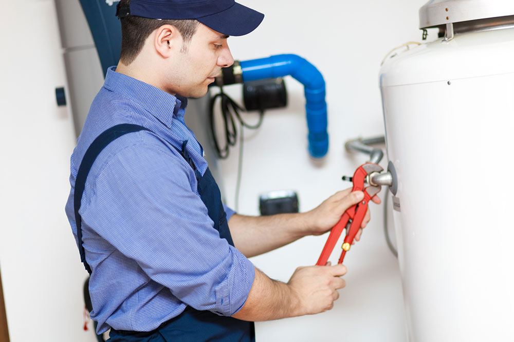 6 Tips to Find the Right 24-Hour Water Heater Repair Service